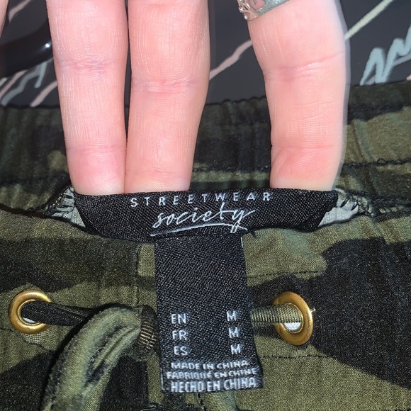 URBAN OUTFITTERS STREETWEAR SOCIETY - Picture 3 of 3